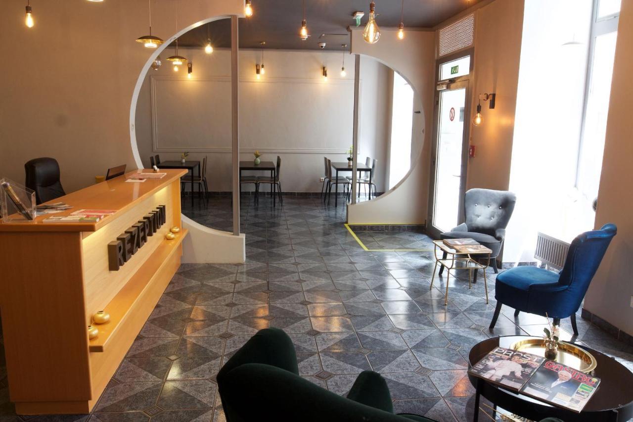 Hotel Pension Arpi Vienna Exterior photo